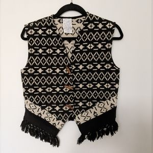 Vintage Folk patterned vest - black and white